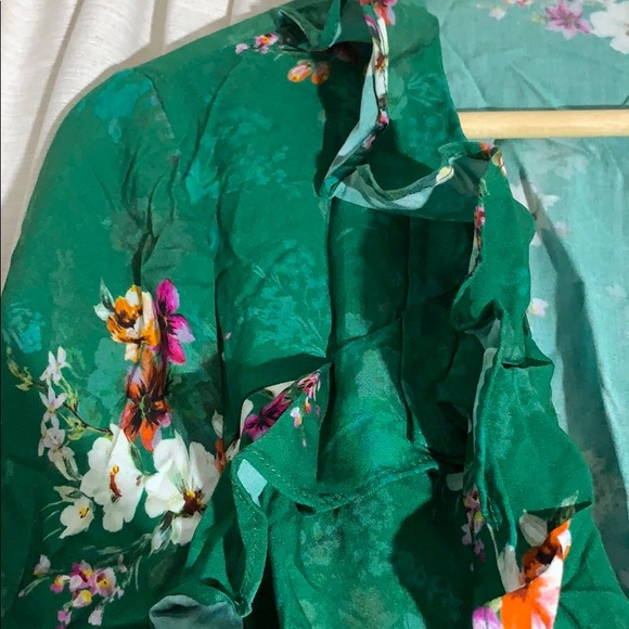 Green floral wrap top - Picture 4 of 6
